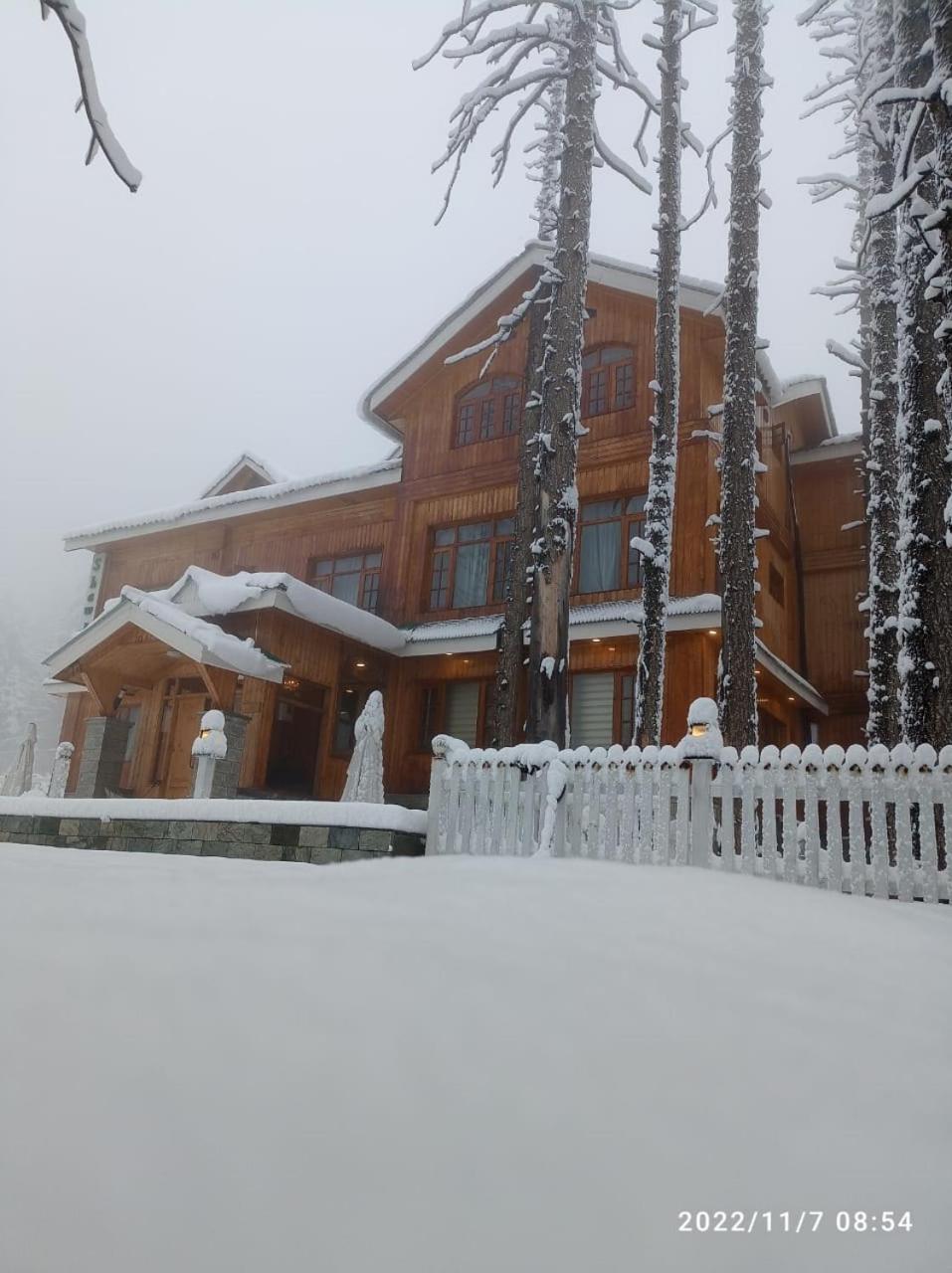 Shaw Inn By Stay Pattern Gulmarg Exterior photo