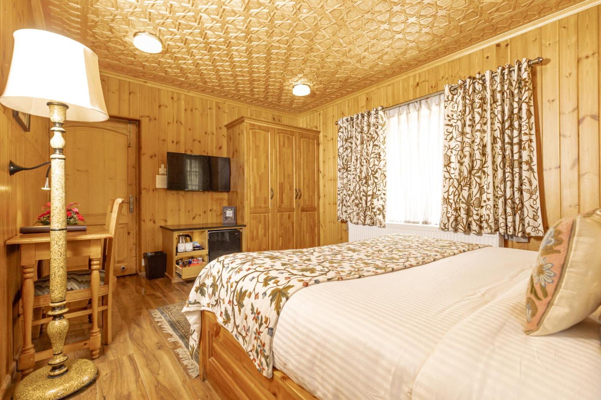 Shaw Inn By Stay Pattern Gulmarg Exterior photo